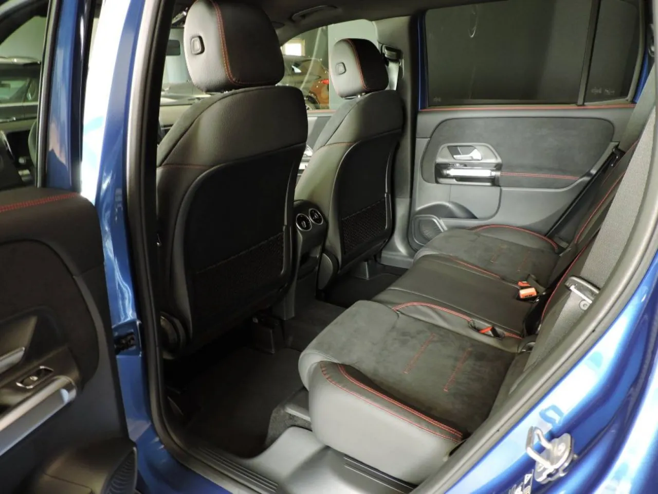 Mercedes-Benz GLB 200 d AMG Line Advanced Plus - 2025, 13.000 km - foto 5